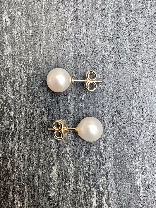 Classic Pearl Studs