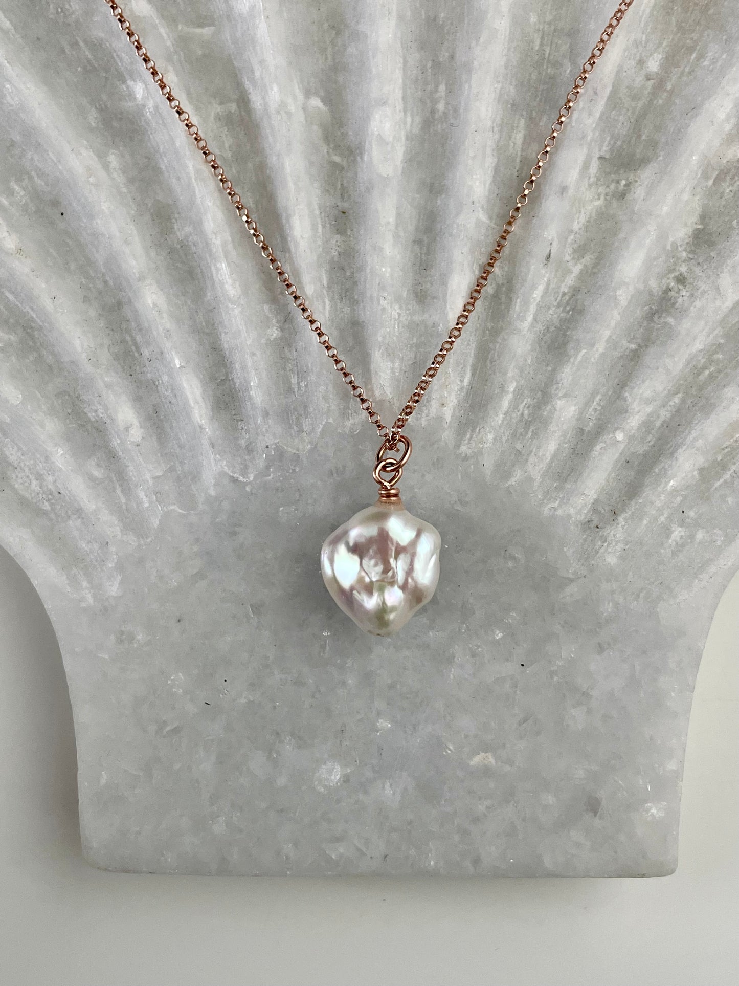 Rose-Gold Keshi Kiss