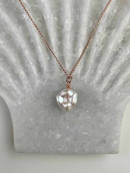 Rose-Gold Keshi Kiss
