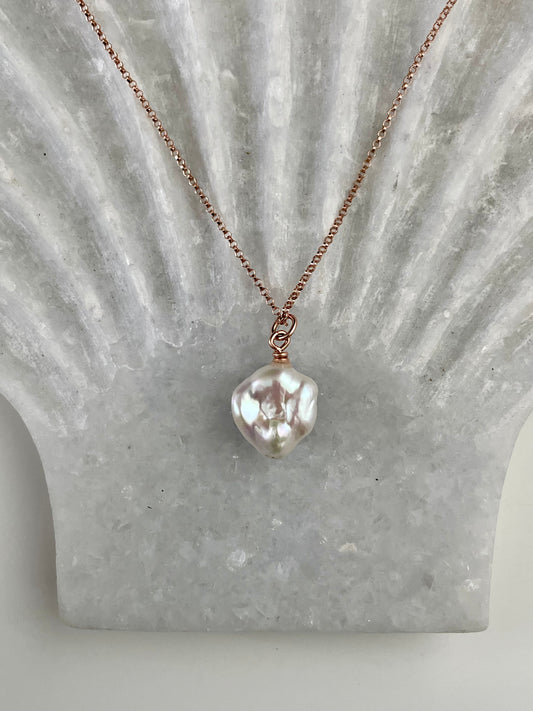 Rose-Gold Keshi Kiss