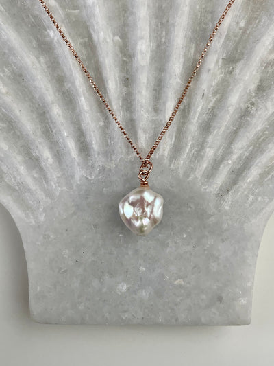 Rose-Gold Keshi Kiss