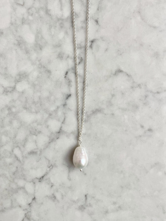 Single Drop Long Baroque Necklace
