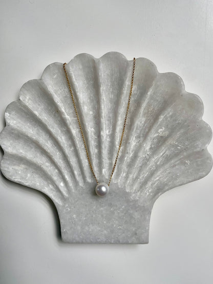 Mia Floating Round Necklace