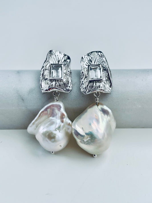 La Paz Studs