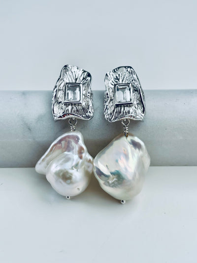 La Paz Studs