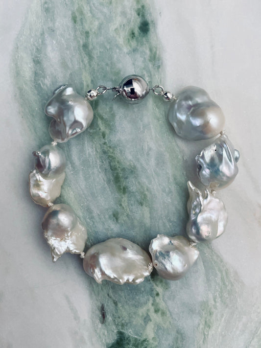 Perla Adornment