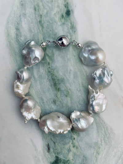 Perla Adornment