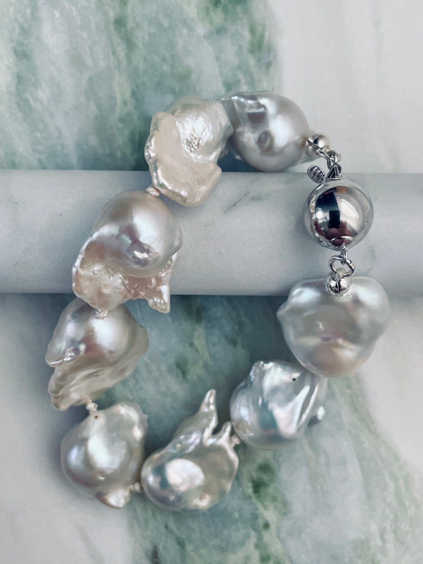 Perla Adornment